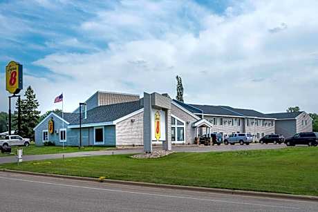 Super 8 by Wyndham Glenwood