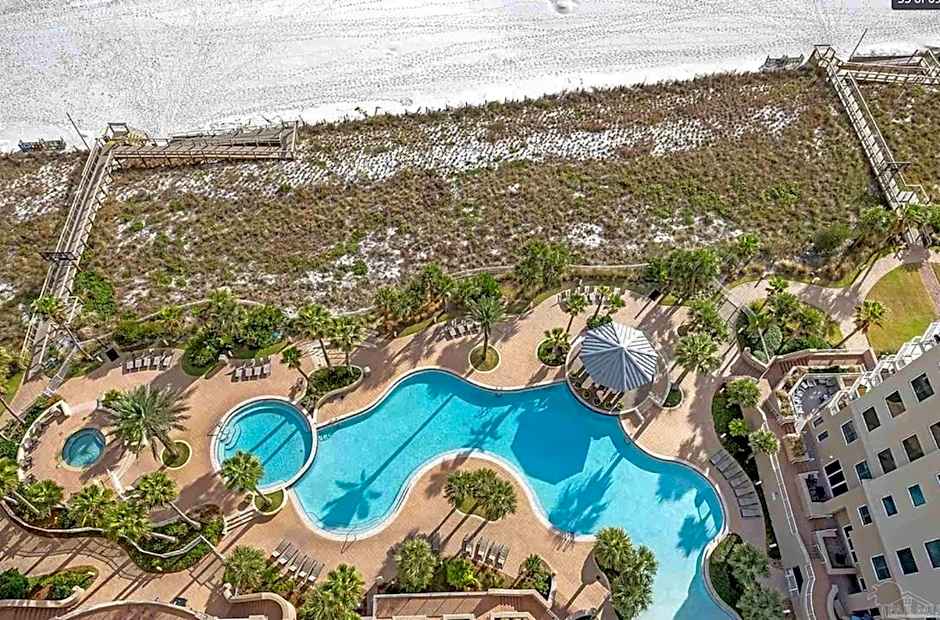 PRIVATE BEACH FRONT LUXURY CONDO, AMAZING VIEWS, INDiGO E, 5-STAR, - 2 BALCONES , "CHOICE AWARD"!