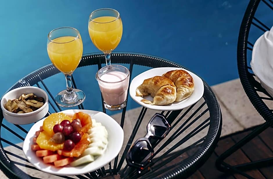 Cyan Americas Towers Hotel