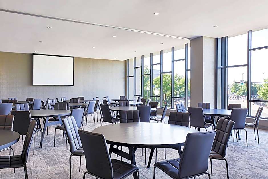 AC Hotel by Marriott Huntsville Downtown