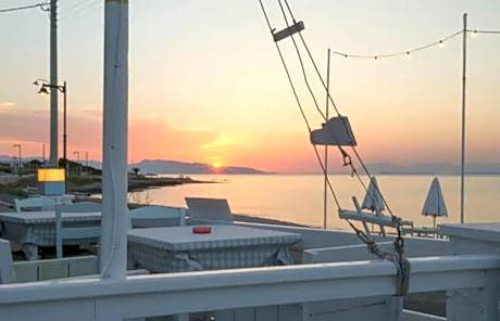 Blue Hotel Salaminas