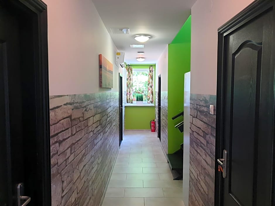 Kid Família Panzió Balatonszárszó