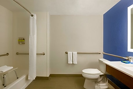 Standard King Room with Mobility Accessible Tub