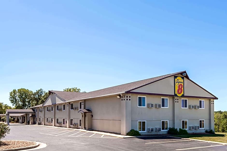 Super 8 by Wyndham Higginsville