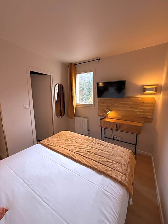 Logis Hôtel La Cascade - Lyon Nord