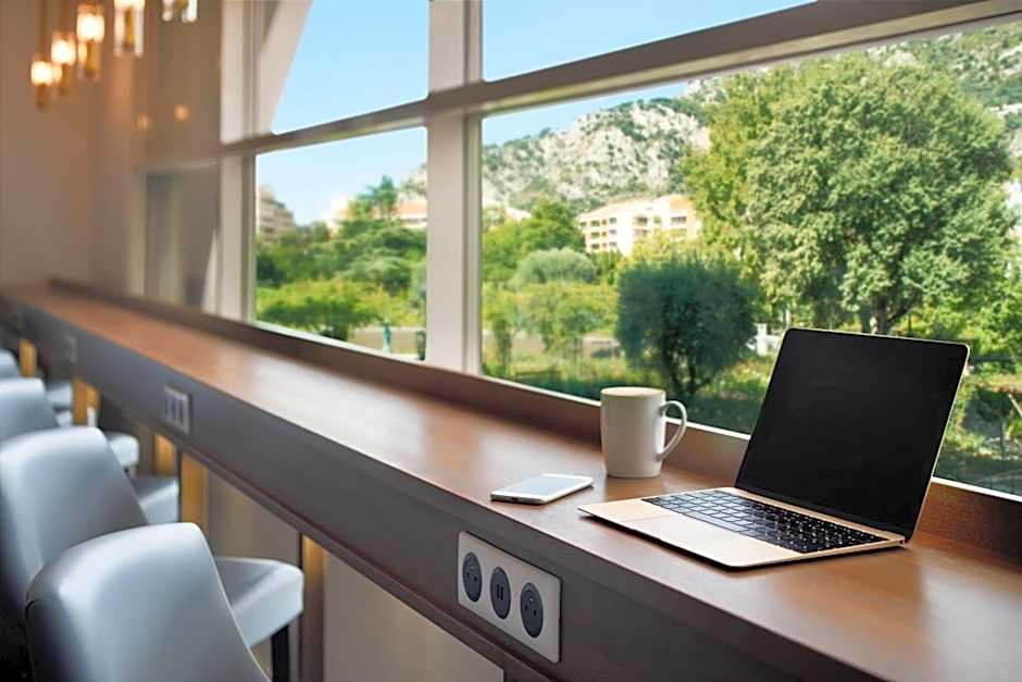 Columbus Hotel Monte-Carlo, Curio Collection by Hilton