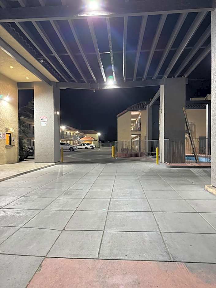 Baymont by Wyndham Bakersfield