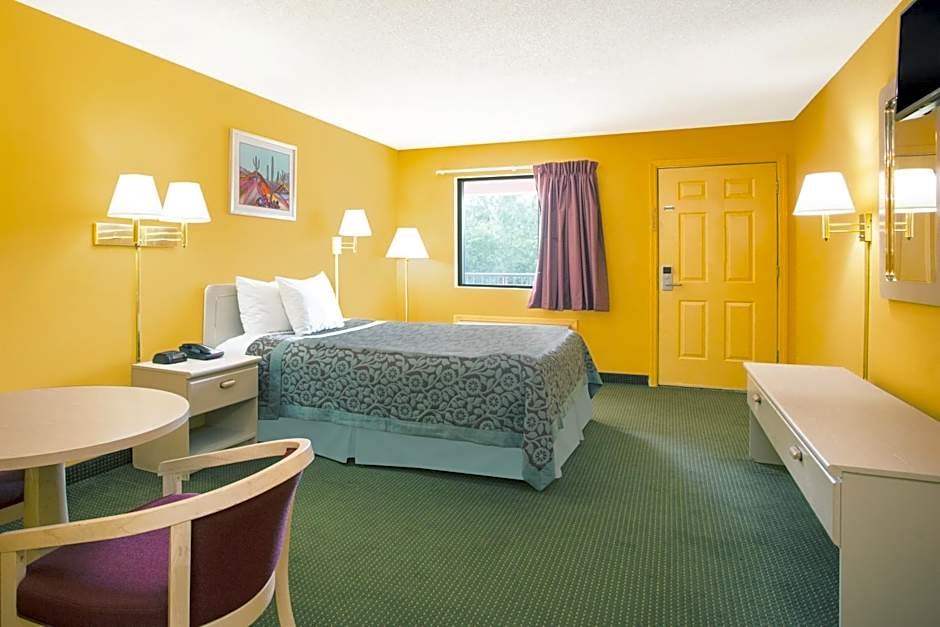 Days Inn by Wyndham Camilla