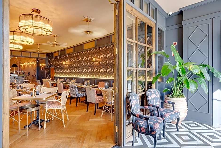 Portie Deluxe Suites by DA'HOME