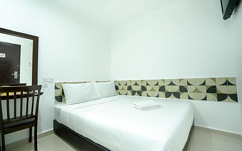 Grand Bagan Hotel