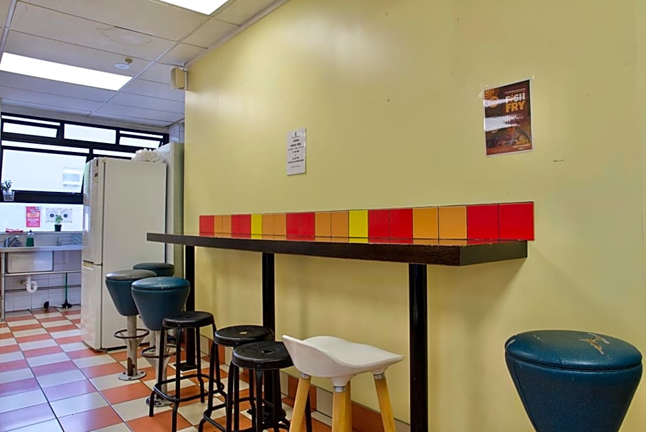 Silverfern Backpackers