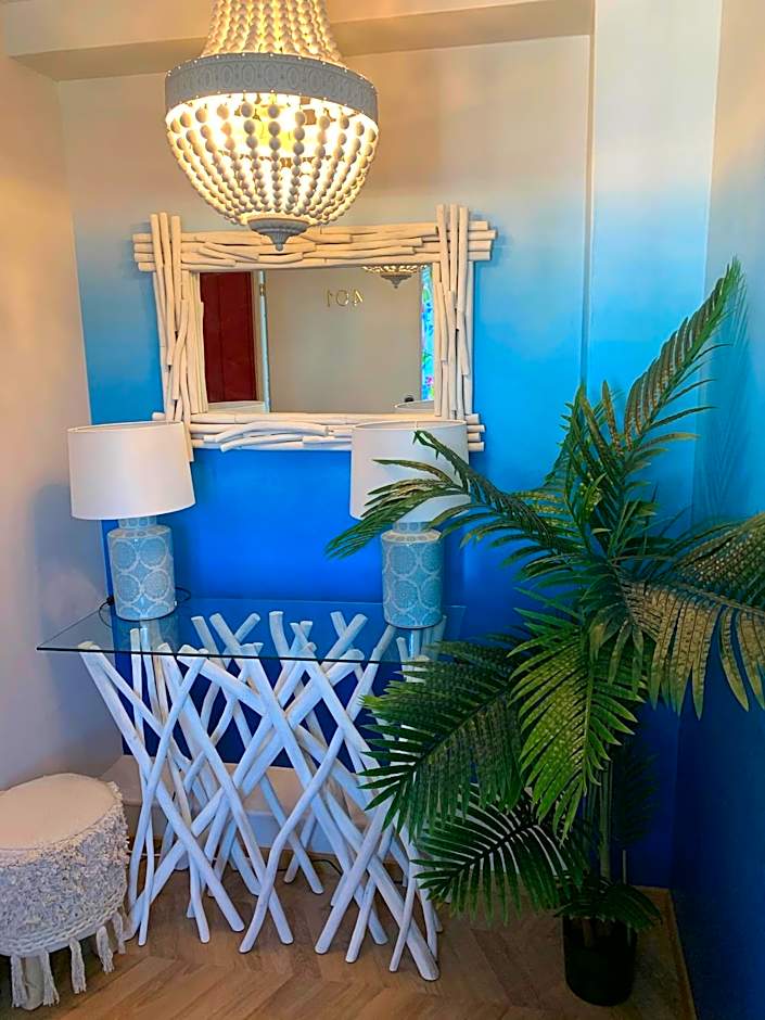 The Henry Self Check-In Guesthouse