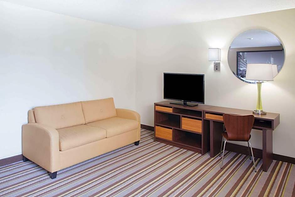 Super 8 by Wyndham Chicago/Rosemont/O'Hare/SE