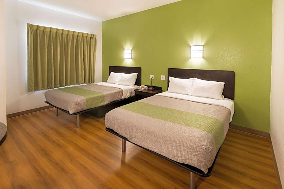 Motel 6-Hillsboro, TX