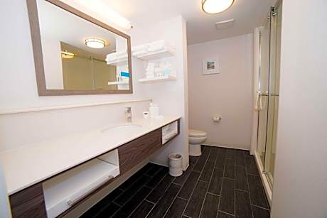 King Room - Mobility Access/Non-Smoking