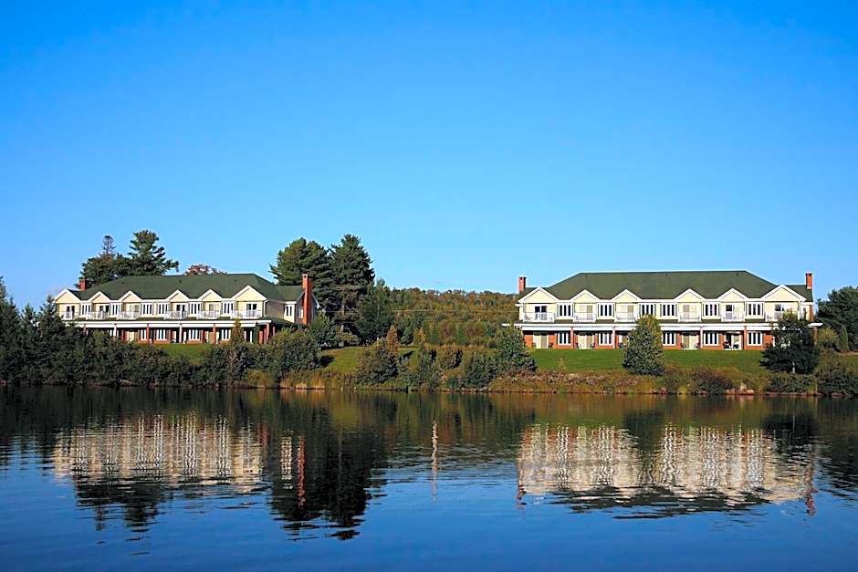 Auberge du Lac-à-l'Eau-Claire
