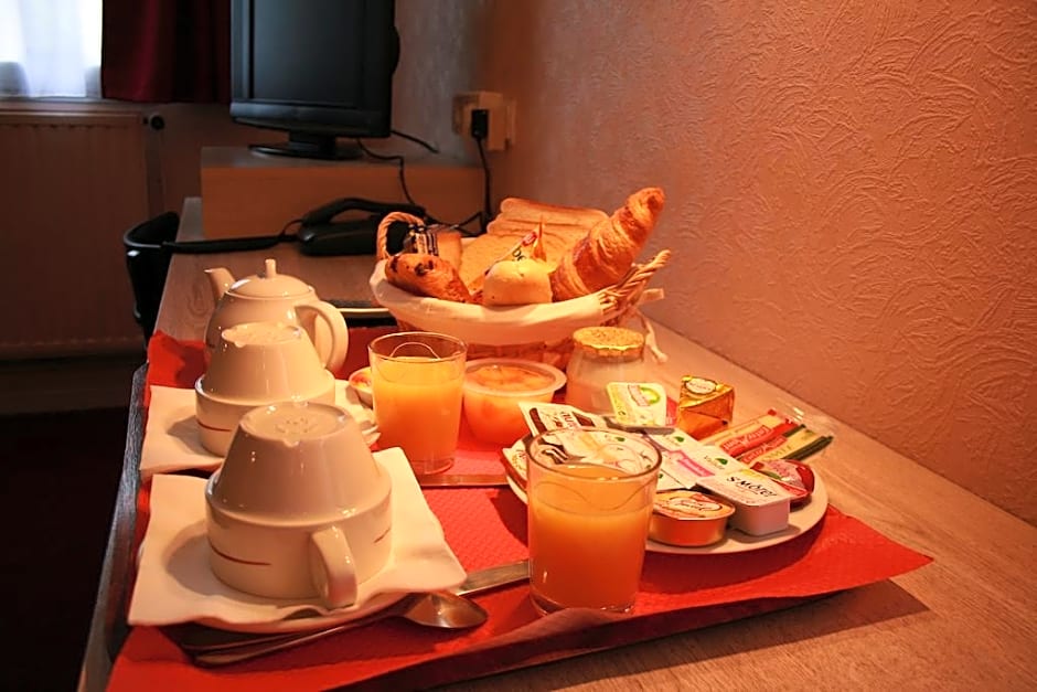 Hotel The Originals Bernay Acropole