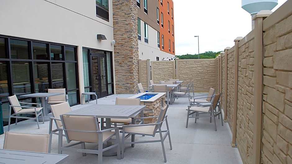 Holiday Inn Express and Suites White Hall By IHG