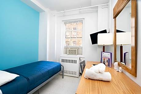 Private Single Room with Shared Bathroom