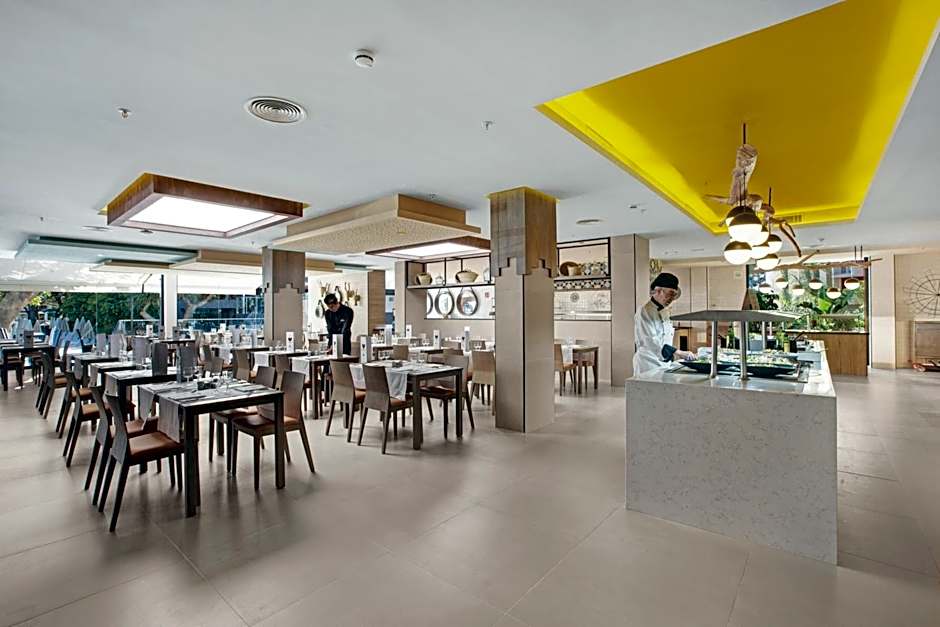 Hotel Riu Festival