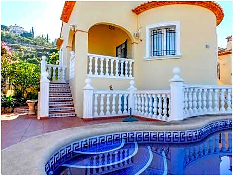 Serene Retreat in El Rafol