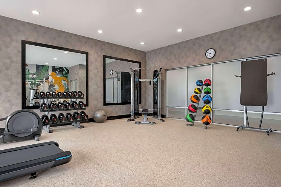 Hawthorn Suites by Wyndham Del Rio
