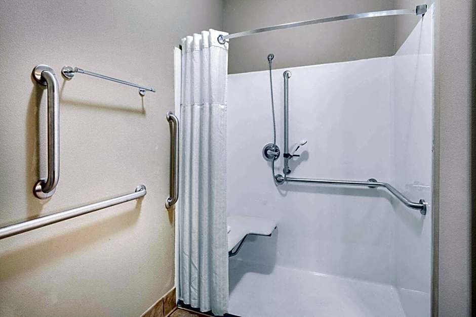 Hawthorn Suites by Wyndham Dickinson