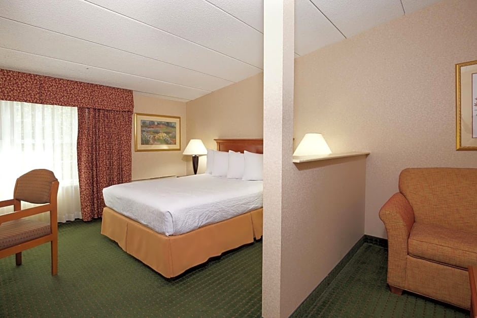 White River Inn & Suites