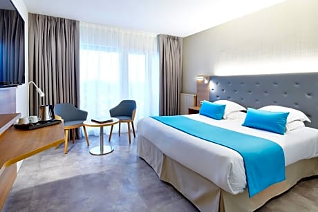 Double Room with Partial Ocean View