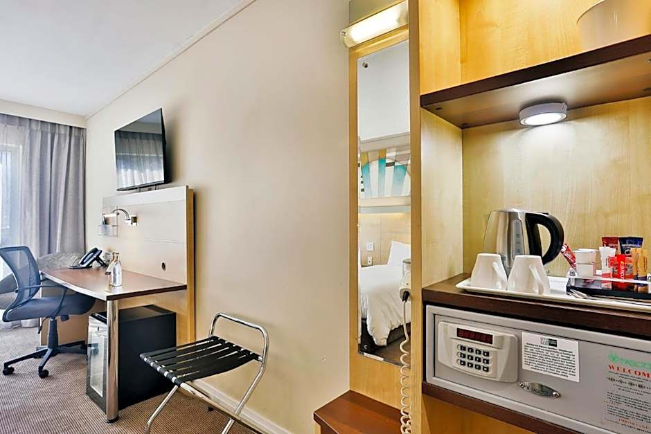 Holiday Inn Express Sandton-Woodmead By IHG
