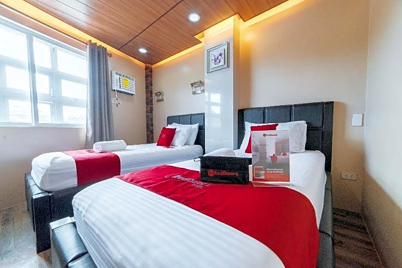 RedDoorz@Lawaan Roxas City