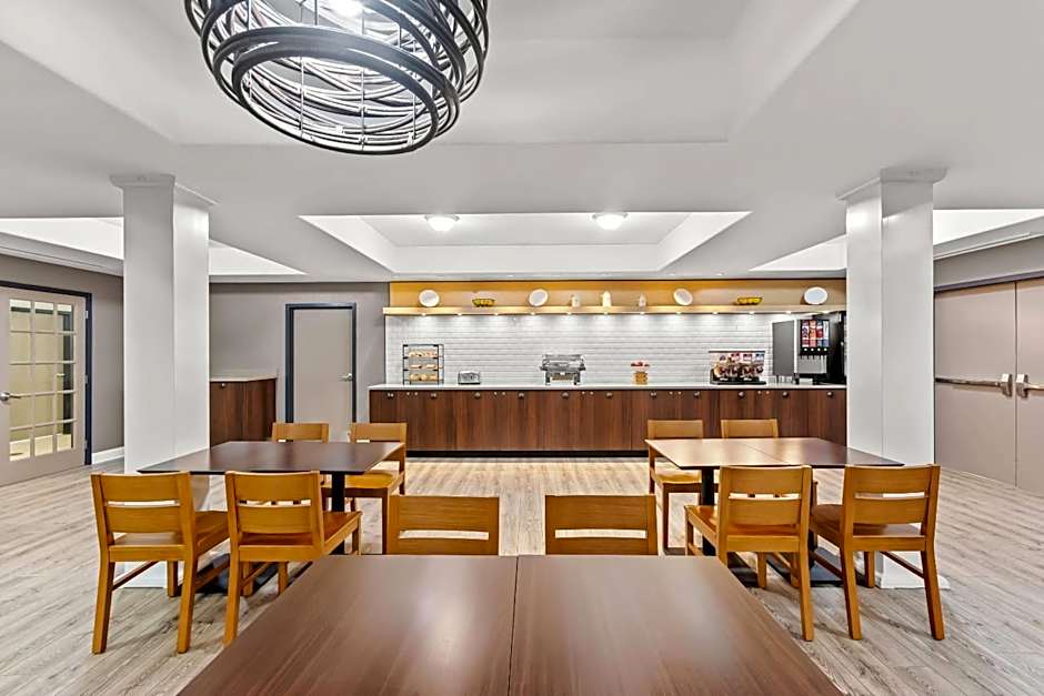 Country Inn & Suites by Radisson, Elizabethtown, KY