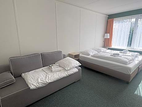 Family Room – Group Accommodation/Hotel (no pets allowed)