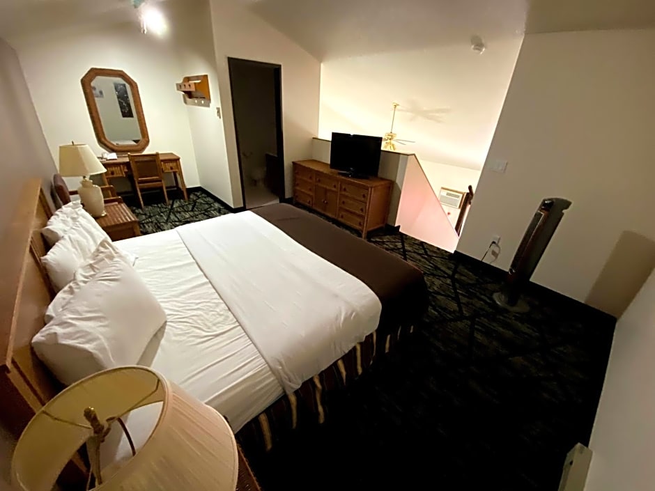 Woodland Inn & Suites