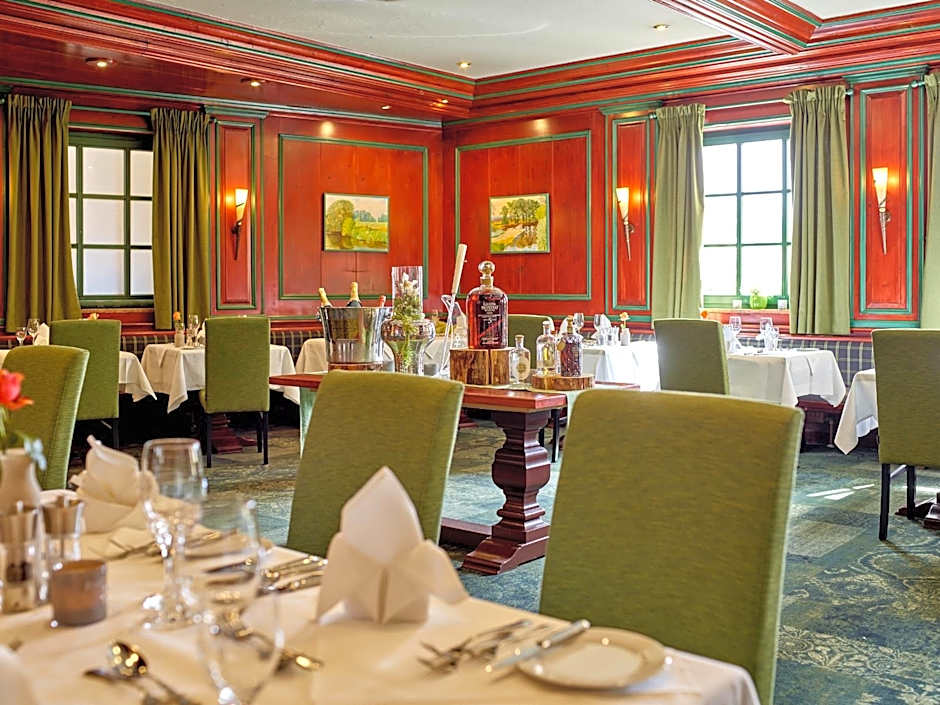 MAXIMILIAN Grand Hotel