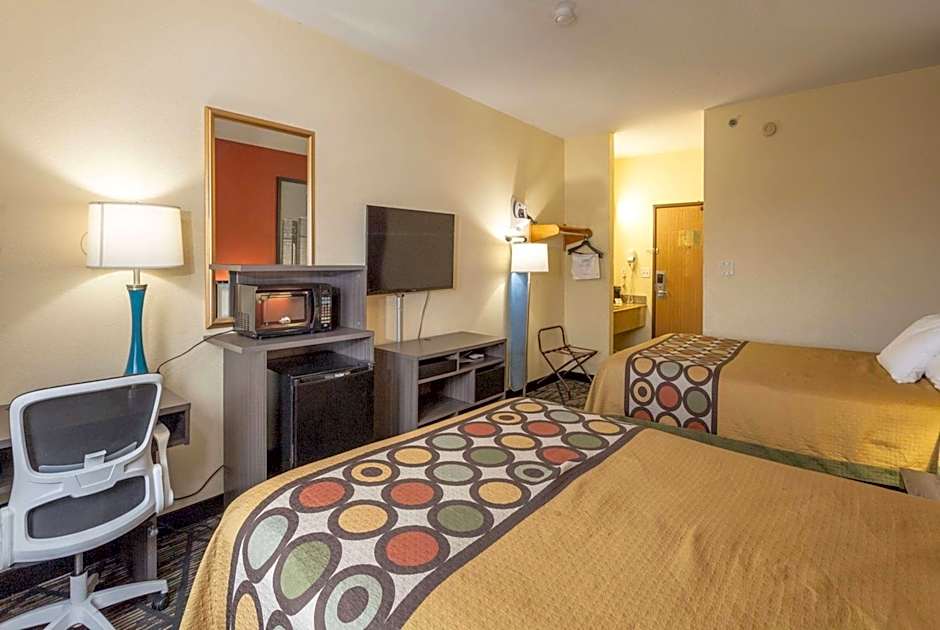 Super 8 by Wyndham Big Rapids