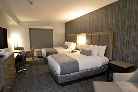 Queen Room with Two Queen Beds with Kitchenette