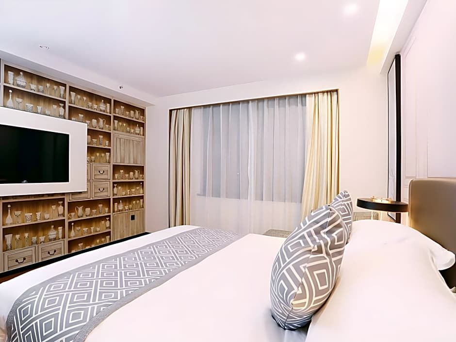 GEM Hotel Ningbo Jiangbei District Hongtang Haide Square