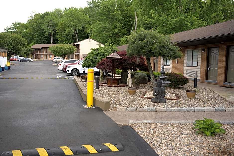 Carrier Motor Lodge