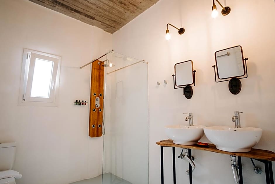 Mesanto Luxury Suites