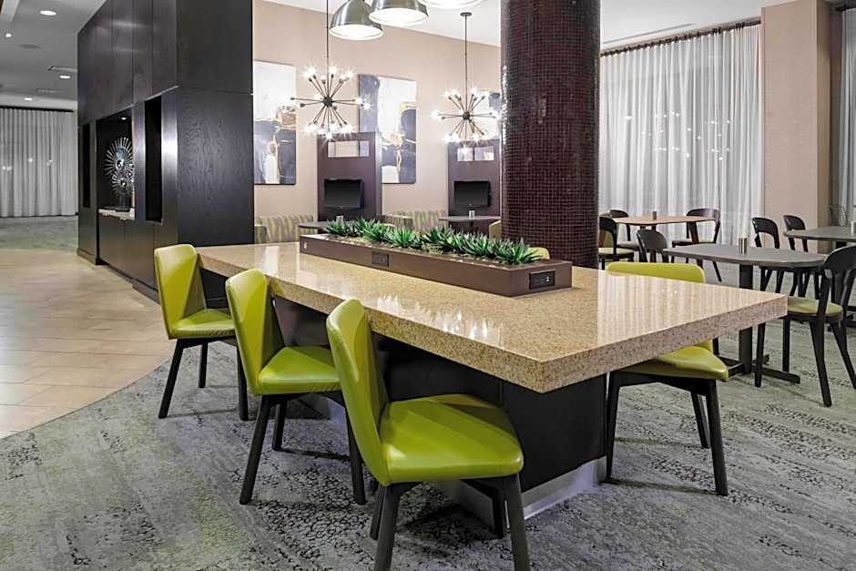 Courtyard by Marriott Memphis Downtown