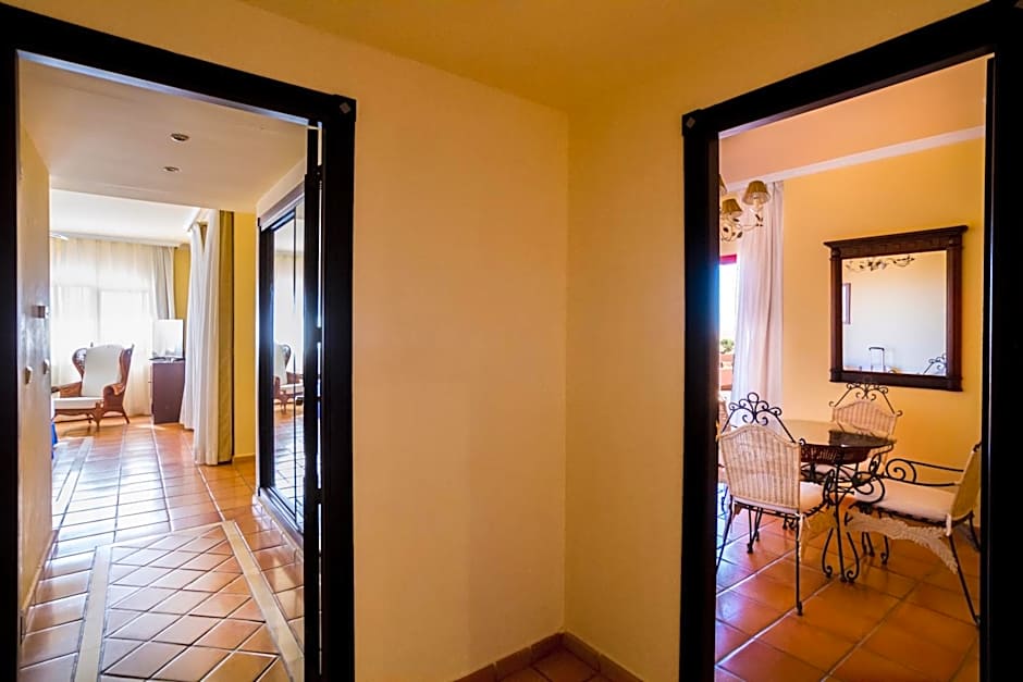 Photo 1 of 17 of Suite, Sea View