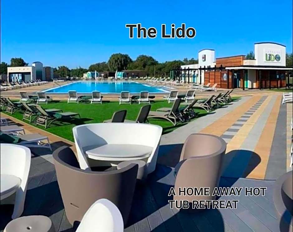 A HOME AWAY HOT TUB RETREAT AT Tattershall lakes country park