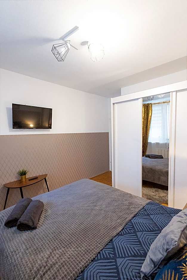 ClickTheFlat Bellottiego Apart Rooms