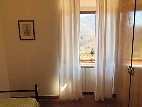 Single Room with Shared Bathroom