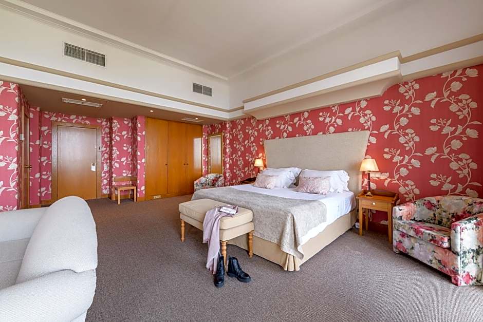 POUSADAS DE PORTUGAL MONUMNENT & HISTORIC HOTELS