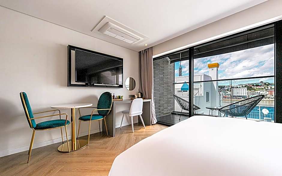 Tongyeong Hangnam Brown Dot