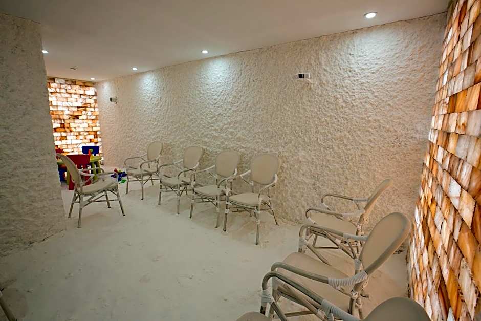 Royal Grand Hotel and Spa - All Inclusive and Free beach accsess