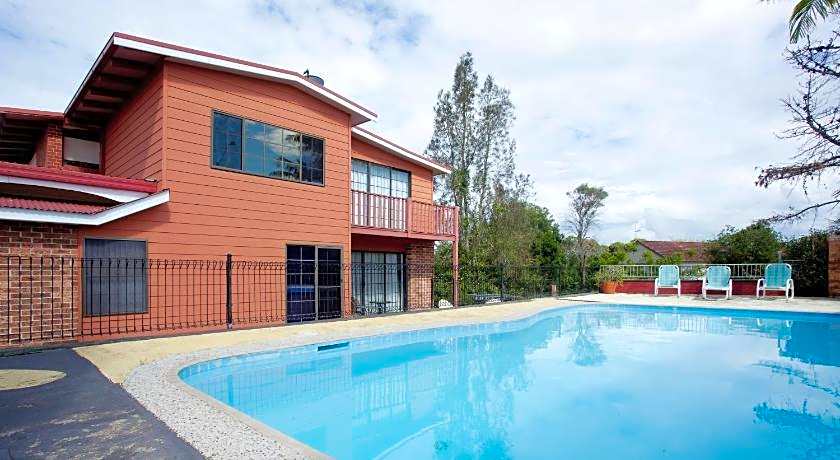 Riverview Motor Inn