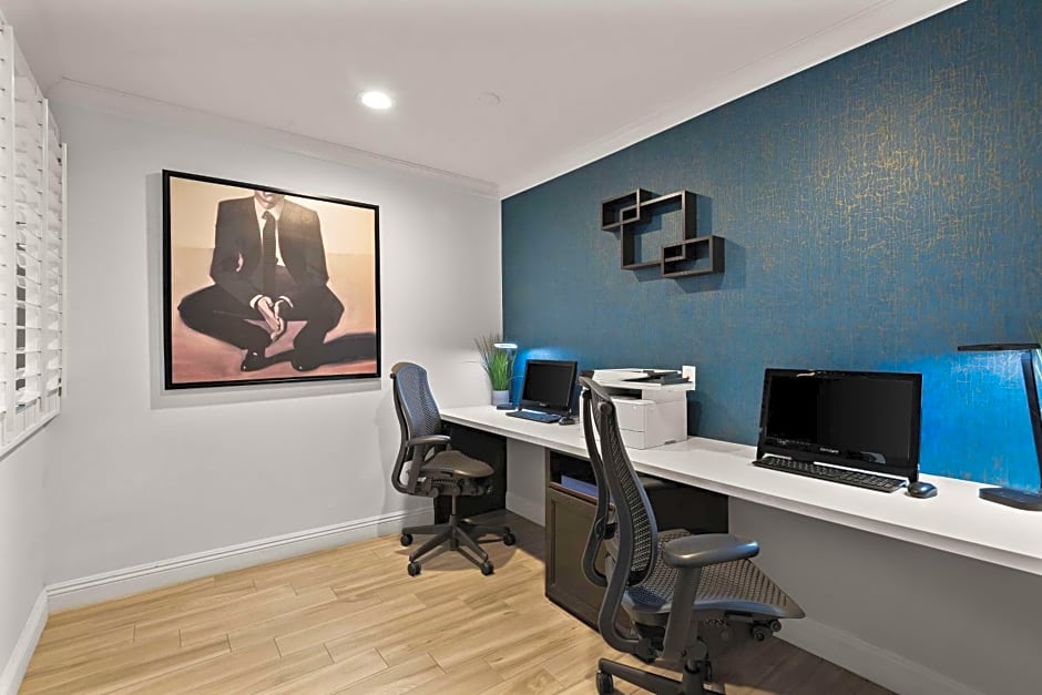 Best Western Plus Manhattan Beach Hotel